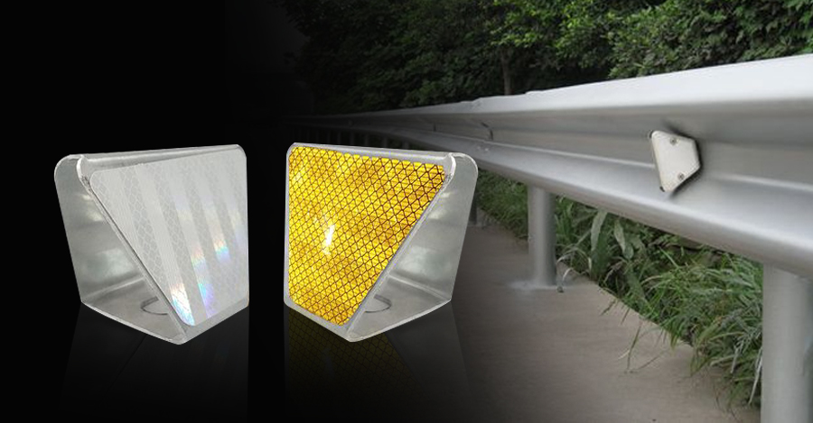 带反光膜波形护栏 梯形轮廓标图片-1.jpg